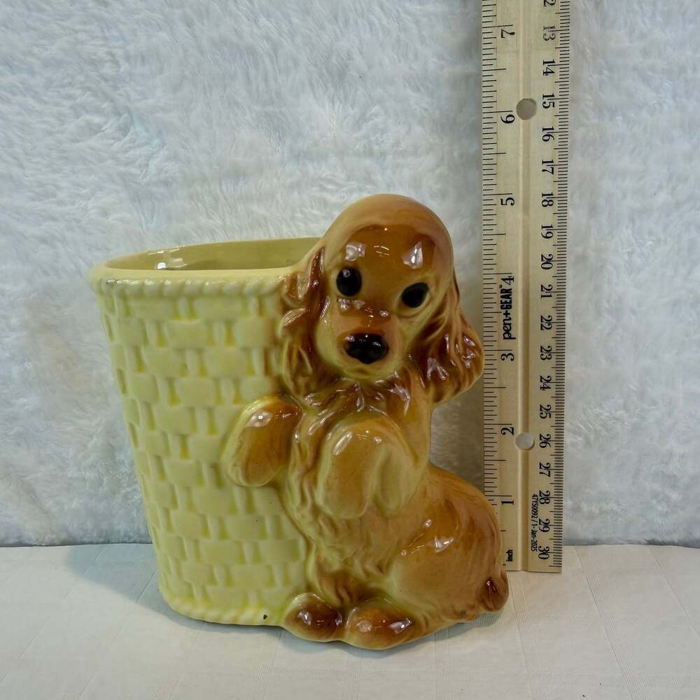 Vintage Royal Copley Planter Vase Brown Cocker Spaniel & Yellow Basket 5” Glaze - Picture 2 of 11